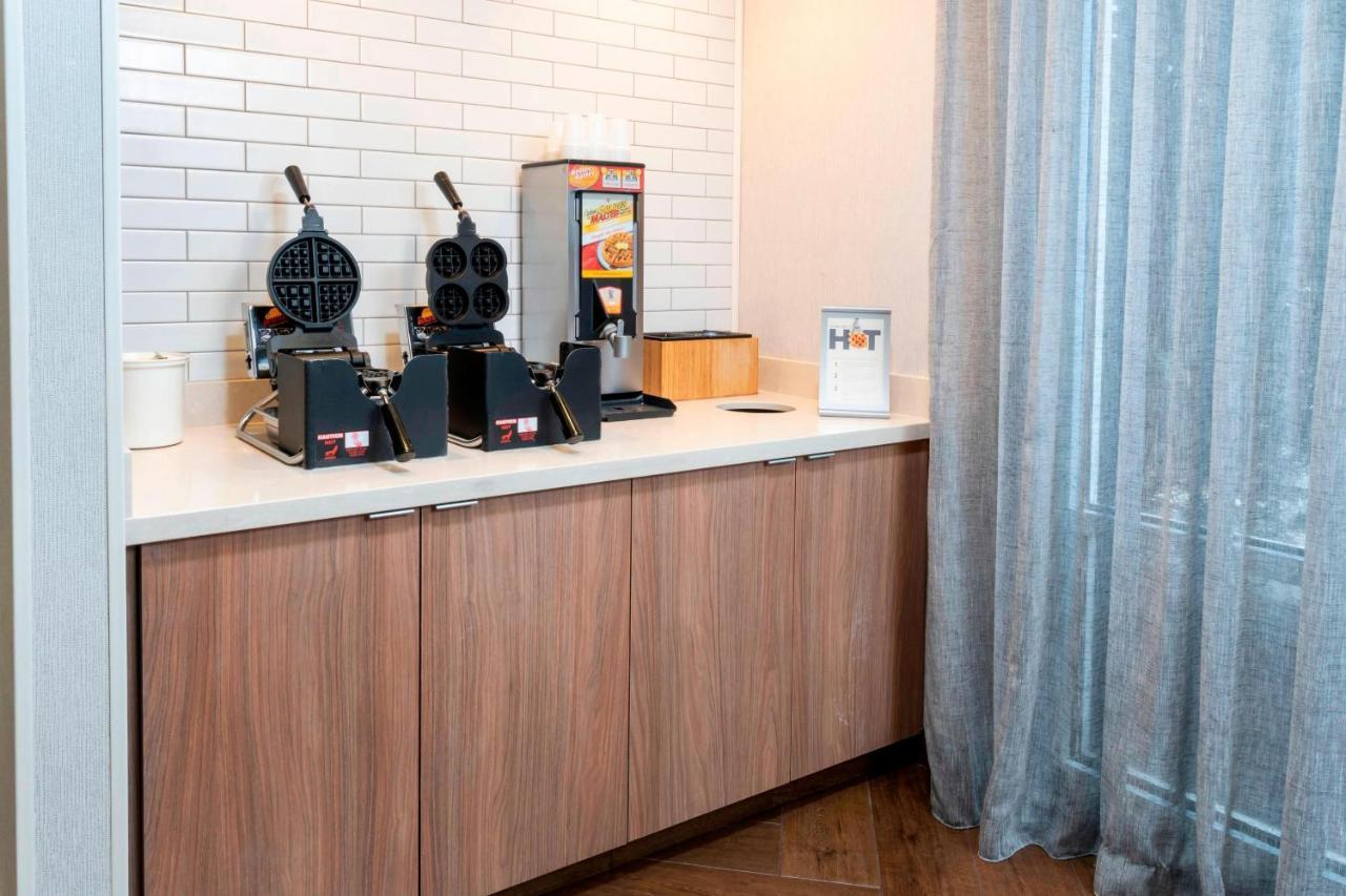 페어필드 인 앤 스위트 벤드 다운타운 호텔 외부 사진